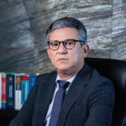 Retrato de Dalton Medeiros Buarque, sócio fundador do escritório